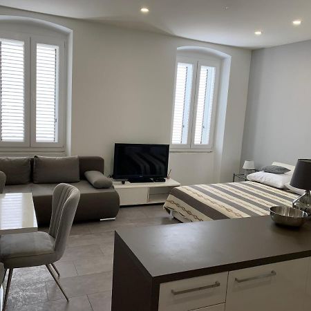 Zara City Apartments Eksteriør bilde