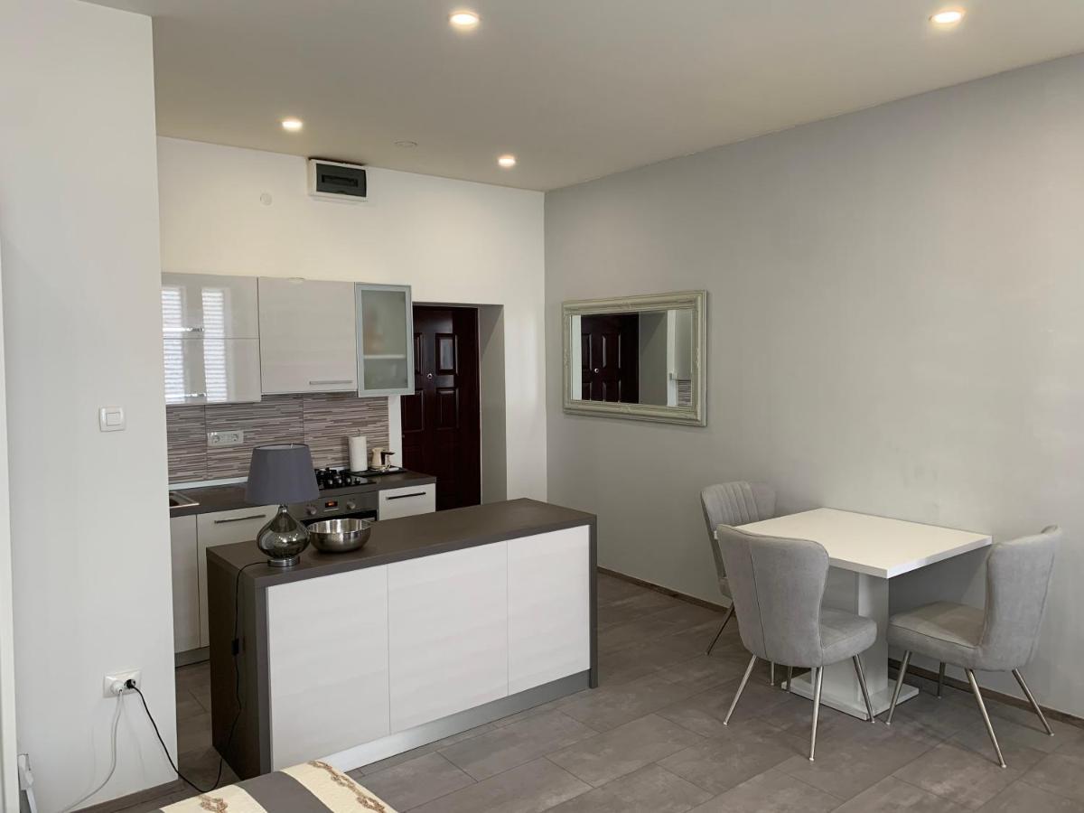 Zara City Apartments Eksteriør bilde