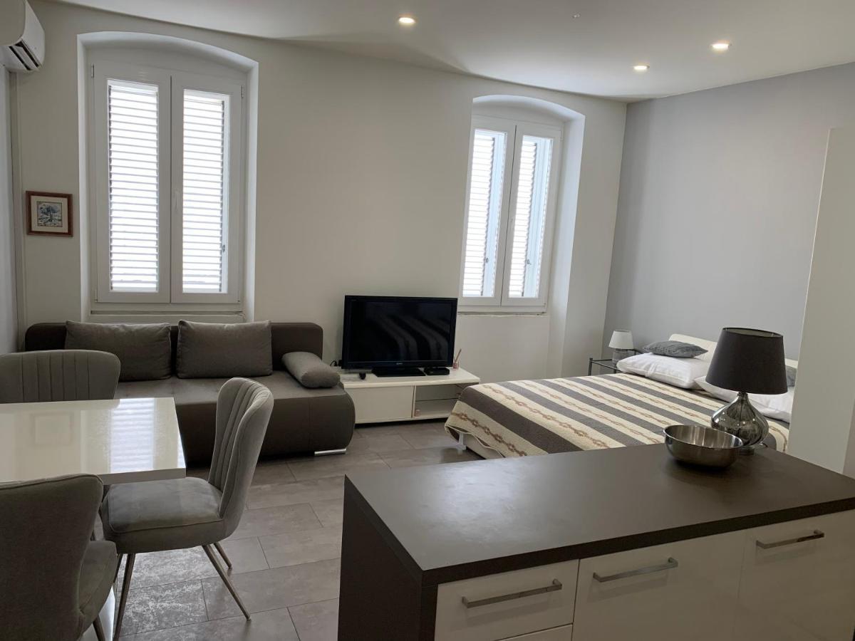Zara City Apartments Eksteriør bilde