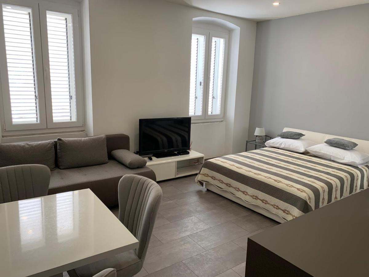 Zara City Apartments Eksteriør bilde